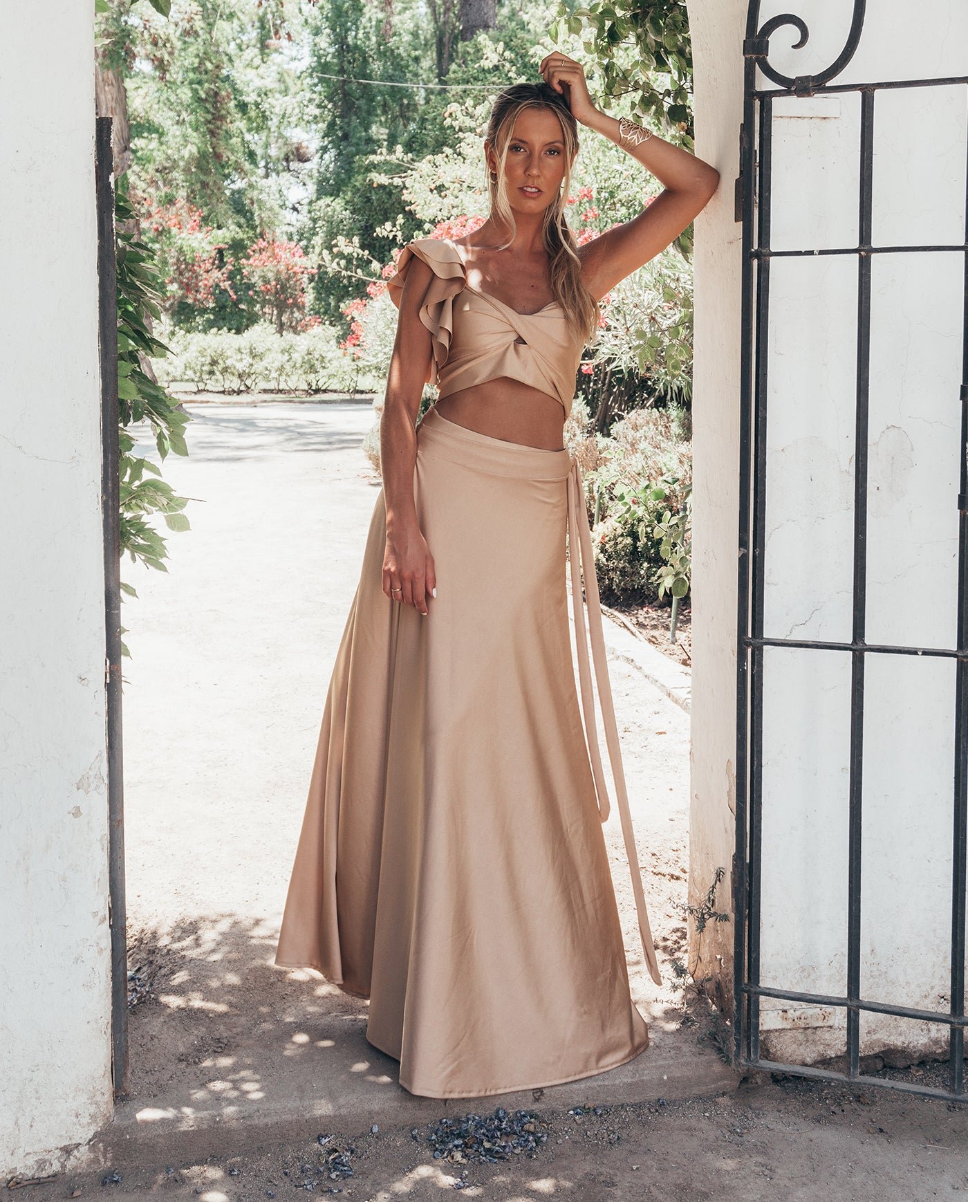 Conjunto de Fiesta Sole un Hombro Lycra Dupont Dorado Claro